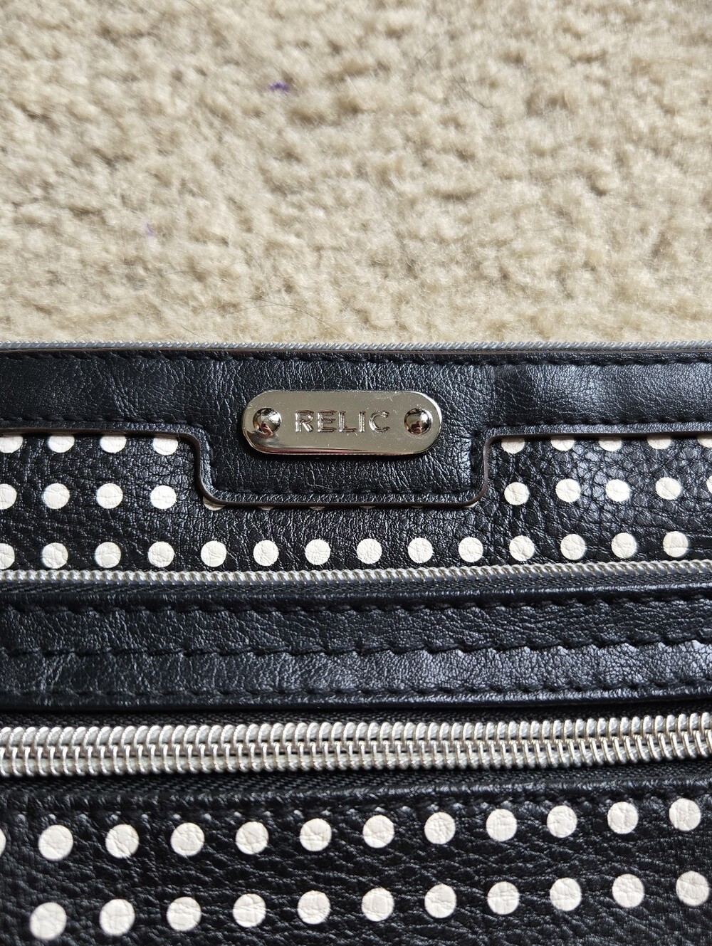 RELIC Black & White Polka Dot Crossbody Bag Faux Leather Purse Strap Zipper - Picture 2 of 6